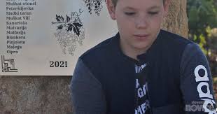 Prvi grozd odtrgal desetletni Peter