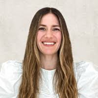 Erika Meza's Instagram, Twitter & Facebook