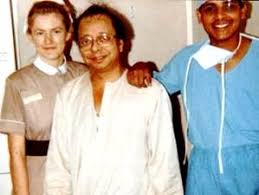 Their love for music brought them closer. Rd Burman 73rd Birthday Asha Bhosale Remembers Pancham Da On Indian Idol 6 Breaks Down In Tears Ibtimes India