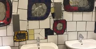 Eccentric toilets designed by austrian friedrick hundertwasser. Hundertwasser Haislgucker De