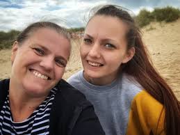 Plymouth mum praises Air Ambulance crew who saved daughter's life after  lung collapse