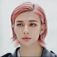 Коллекция пользователя irina samsonova • последнее обновление: Straykids Hyunjin Pink Hair Long Pink Hair Long Hair Styles