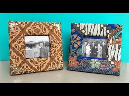 Artikel galeri motif batik ini akan banyak memberi kamu inspirasi sketsa motif batik mega mendung yang dapat kamu pergunakan setiap harinya. Diy Cardboard Fabric Frame Cara Membuat Pigura Dari Kardus Kain Youtube