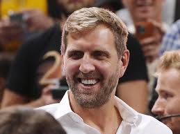 Basketball-EM: Dennis Schröder huldigt Robert Benzing nach Bronze-Coup