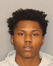 Earl Lacey's Instagram, Twitter & Facebook