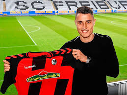 This transfer statistic shows the compact view of the most expensive signings by fc sion in the 94/95 season. Vincent Sierro Wechselt Vom Fc Sion Zum Sc Freiburg Sc Freiburg Badische Zeitung