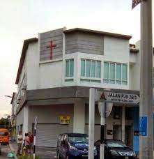 Selepas wardina saffiyah menyuarakan pendapat beliau agar tanda salib di sebuah gereja di taman medan, petaling jaya tidak diturunkan, selebriti hafiz hamidun. Isu Salib Gereja Di Taman Medan Hannah Yeoh Jentik Najib Helen Ang