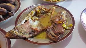 Mangut merupakan salah satu kuliner khas semarang yang berupa gulai encer yang bercita rasa sangat pedas. Mangut Kepala Manyung Khas Juwana Pedasnya Bikin Nagih Kumparan Com