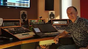 Mastering software is one of the powerful options available online that helps audio and mastering professionals create new sounds and carry out various sound recordings. Recording Studios Mixing Mastering Engineers Singers Soundbetter
