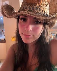 Camille Arnold (@camille_arnold77) • Instagram फोटोहरू र भिडियोहरू