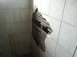 Damaged Section Of A Lath And Plaster Wall Plaster Walls