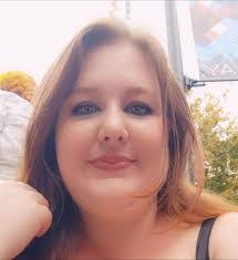 Caron Walshaw's Instagram, Twitter & Facebook