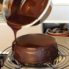 Comment Avoir Un Glacage Parfait Sur Le Gateau Nappage Chocolat Gateaux Et Desserts Recettes De Cuisine