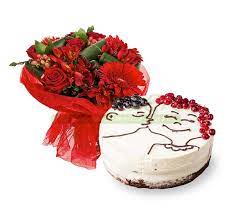 Cosi potrete condividere meravigliosi immagini con festeggiato facendo auguri speciali nel giorno del suo compleanno. Bouquet Con Fiori Misti Rossi Di Stagione E Torta Innamorati Pazzi Con Panna