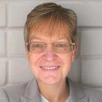 Jennifer Stolpe's Instagram, Twitter & Facebook