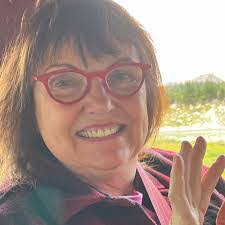 Karen Canino's Instagram, Twitter & Facebook