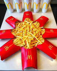 Les Frites Du Mcdo Grubzon Mcdonalds Frenchfries Frites Mcdo Fries Yum Foodporn Loveit Tasty Miam Bonappetit Goss Vegan Fast Food Food Love Food