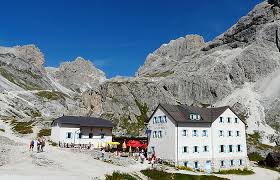 Strutture ricettive con piscina coperta e esterna. Rifugio Vajolet Dolomiti Val Di Fassa Catinaccio