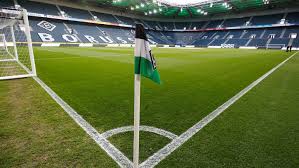 It replaced the smaller bökelbergstadion, which no longer satisfied modern safety standards and international requirements. Chempionat Germanii Ne Vozobnovitsya Matchi Bundesligi Nekomu Sudit Ni Odin Iz Arbitrov Ne Proshel Testy Sport Ekspress