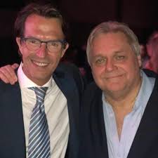 Canelo Álvarez y Fernando Landeros, lamentan el fallecimiento del  empresario #carlosbremer y lo recuerdan con estas fotografías, demostrando  su cariño y admiración hacia el director de Value.