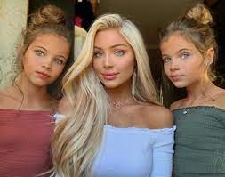 Katerina Rozmajzl And Her Sisters Eyes Dark Blonde Hair Beautiful Hair Hair