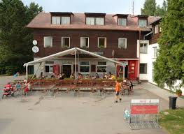 Slavia zvládla těžký souboj na hřišti druhého celku tabulky a po 14.kole vede tabulku nejvyšší soutěže o devět bodů. Penzion Slavia Plzen Hotely Penziony Cz