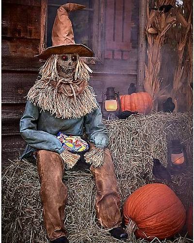 4 Ft 6 In Scary Sitting Scarecrow Animatronic