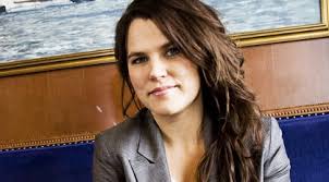 Maria elisabeth mia skäringer (born october 4, 1976) is a swedish actress and comedian who has won the kristallen award two times. Mia Skaringer En Hyllning Till Solsidan