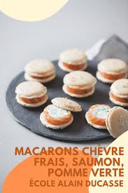 Macarons Chevre Frais Saumon Pomme Verte Par Ecole De Cuisine Alain Ducasse Recette Recette Recette Macaron Macaron