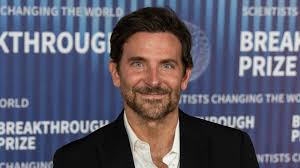 Bradley Cooper ainda mantém contato com a família de Chris Kyle, militar  que inspirou "Sniper Americano", e dá detalhes