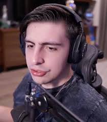 Twitch 實況主Shroud 拒絕「拉Asmongold 」以免觀眾看到廣告他不想「咬著餵他的手」,並且做了第二個無分夥帳號惹怒