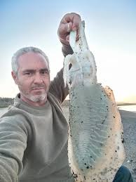 È principalmente conosciuto per essere un amico di duke montana e aver collaborato con. Ancora Una Seppia Record Di 3 Kg Pescata Stavolta Da Un Pescatore Di Ciro Marina Nelle Acque Di Punta Alice