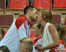 Check spelling or type a new query. Bartosz Kurek Ma Kolejne Powody Do Radosci Anna Grejman Przyjela Jego Oswiadczyny Sportowy24