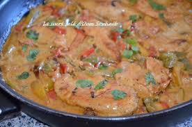 Escalopes De Poulet Aux Poivrons A La Creme Le Sucre Sale D Oum Souhaib Poulet Poivron Escalope De Poulet Recette Escalope De Dinde