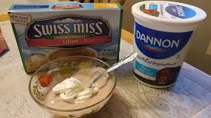 Freestyle 0 Point Treat 1 2 Cup Ff Plain Yogurt 2 Tbs Swiss Miss Light Hot Choc Mix 1 Pk Truvia Redi Whip Delish Redi Whip Truvia Delish