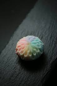 まるで 夜空で花開く花火 twitterで話題の和菓子が 綺麗すぎてグッとくる 和食のデザート 練り切り 食べ物のアイデア