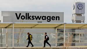 Nutzen sie die dafür vorgesehenen automaten bei der einreise. Deutsche Wirtschaft Drangt Auf Vereinfachte Us Einreise Wirtschaft Dw 14 07 2021
