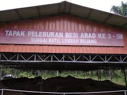 Serpihan besi yang masih ada di tapak arkeologi sungai batu. Tapak Sungai Batu Tamadun Terawal Asia Tenggara Facebook