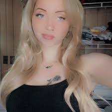 Alyssa Trout's Instagram, Twitter & Facebook