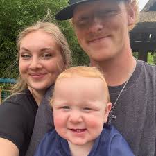 What are some good gluten-free bakeries or treats in the local area?