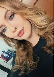 Mallory Collier's Instagram, Twitter & Facebook