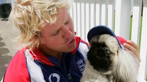 Which player's autobiography has a foreword written by his dogs?
