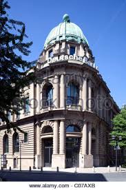 2 adressen finden sie hier mit telefonnummer und häufig auch den öffnungszeiten. Deutsche Bank Und Deutsche Bank Essen Ruhrgebiet Region North Rhine Westphalia Deutschland Europa Stockfotografie Alamy