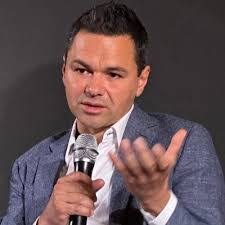 Thomas Ratz's Instagram, Twitter & Facebook