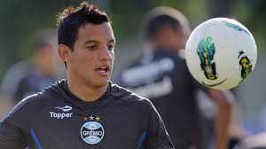 Após o canal no kzclip do jogo aberto atingir 2 milhões de seguidores, denílson pagou uma promessa feita e ficou só de. Garoto Do Youtube Saiu Da 4Âª Divisao Direto Para O Gremio Hoje Revela Arrependimento Fui Precipitado