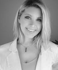 Eri Montano's Instagram, Twitter & Facebook