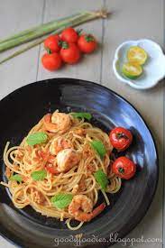 Eat Your Heart Out Recipe Tom Yum Pasta With King Prawns Worldfoods Giveaway Pasta With King Prawns Recipes Pasta Dishes