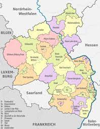 It has an area of 19,854 km 2 (7,665.7 sq mi) and 4.073 million people living in it. Rheinland Pfalz Liberal Dictionary