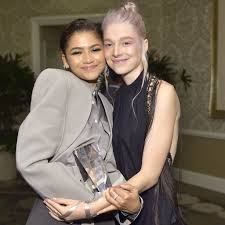 Zendaya cleared up some questionable facts about drake's rumored gifts from the euphoria wrap in a new interview for elle, zendaya explained to timothée chalamet why she has so much hope for the. Zendaya S Euphoria Costars React To Her Emmy Win Popsugar Celebrity