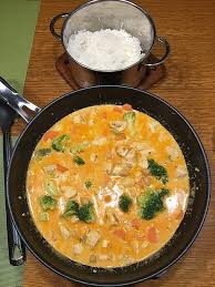 Thai Curry Huhnchen Mit Brokkoli Von Binaanib Chefkoch Curry Huhn Thai Curry Essen Und Trinken Rezepte
